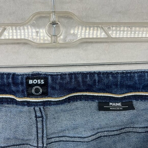 Hugo Boss Jeans Mens 38 Blue Regular Fit Dark Wash Denim Zip Fly Straight Fit - Picture 10 of 12